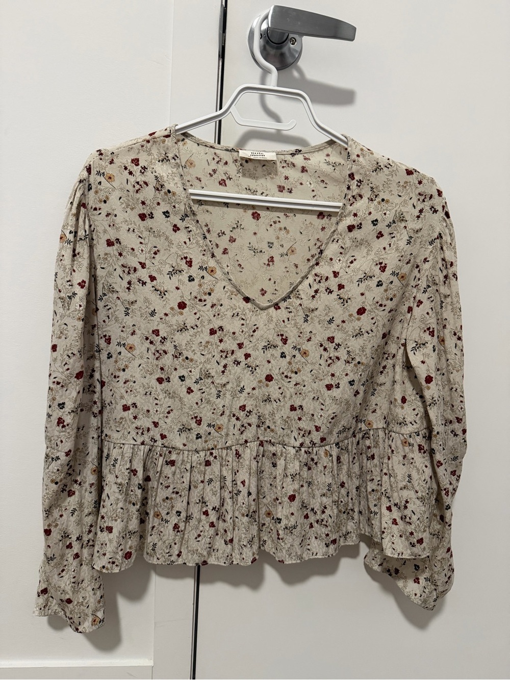 Aritzia Little Moon Beige Floral V-Neck Peplum Blouse
